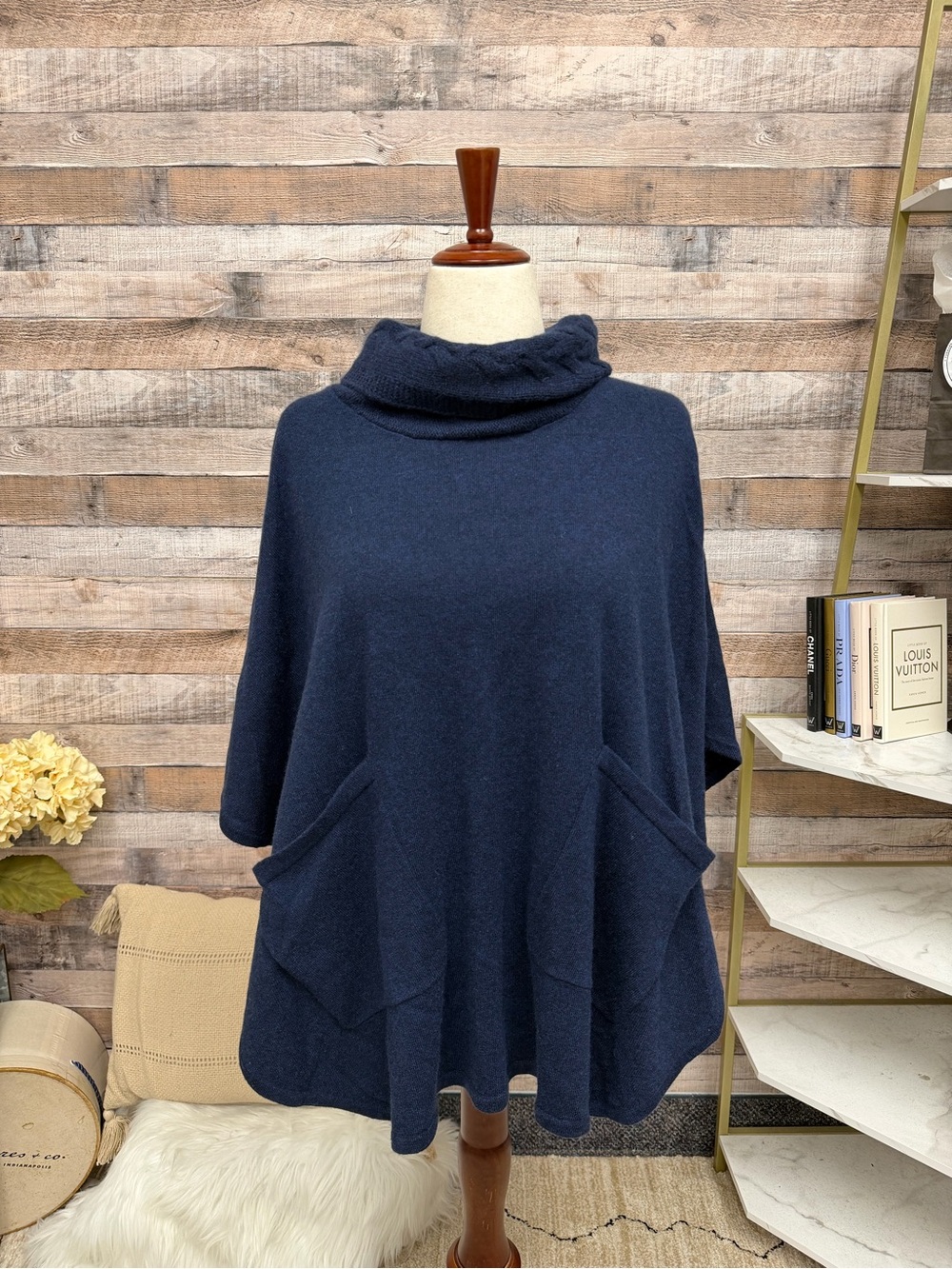 no label navy 100% cashmere poncho with pockets OS